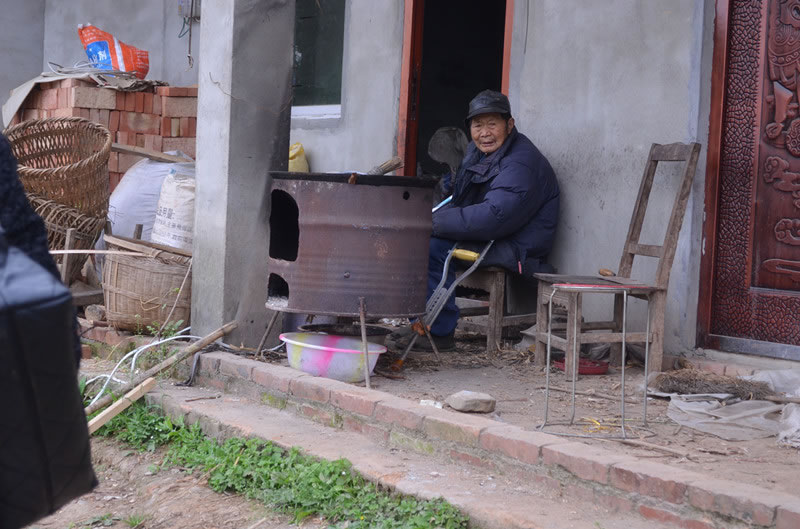 看望90岁高龄老人