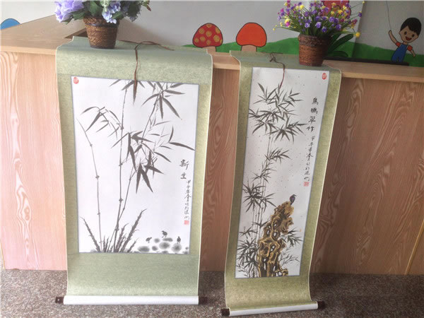 我公司副总为福利院绘制的书画 ( 曾敉密 摄）
